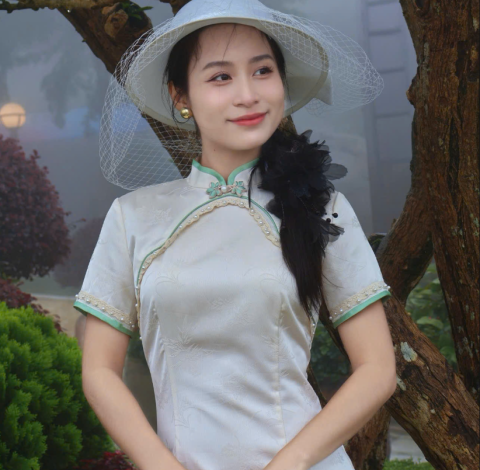 Hồng Hạnh