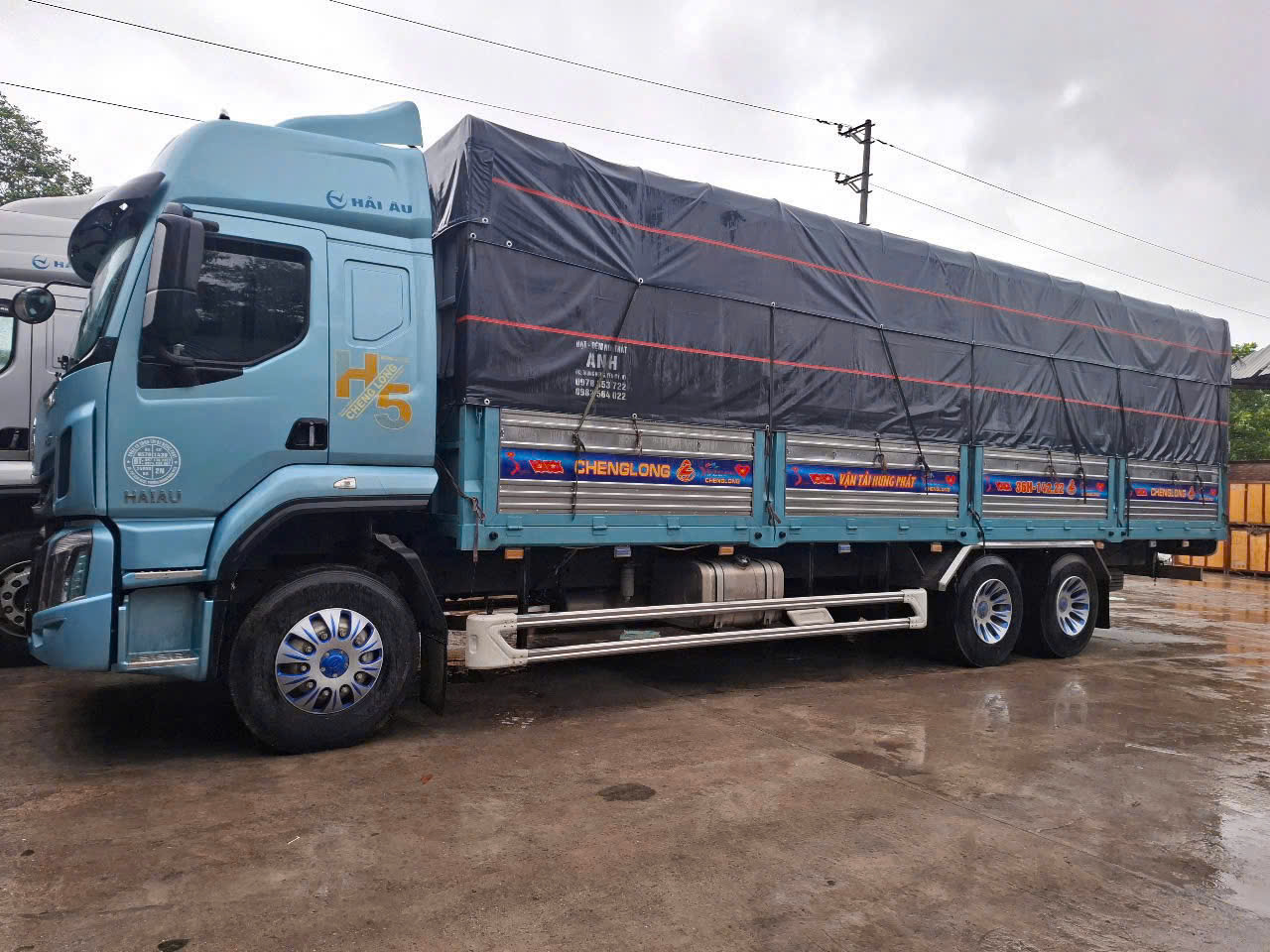 Xe tải mui bạt phục vụ Gửi Hàng Từ TPHCM Ra Hà Nội Giá Rẻ