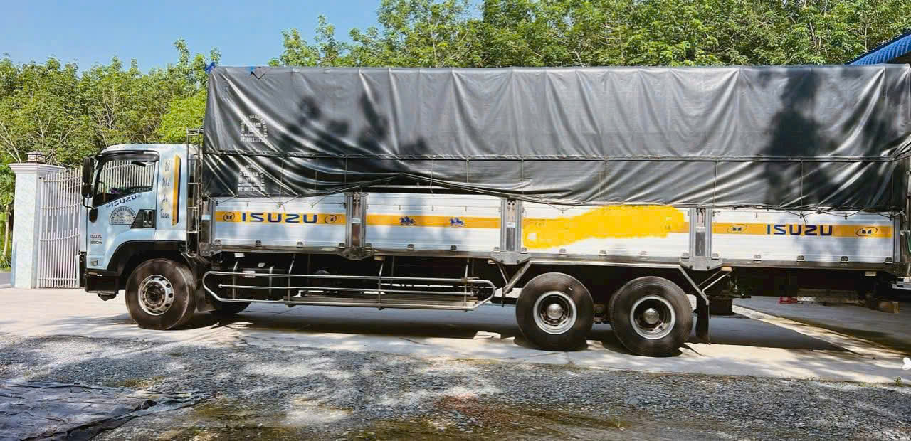 Đội xe container Chành Xe Vận Chuyển Hàng Bắc Nam Nhanh Vận Tải Hoàng Phương
